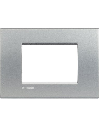 Placa embellecedora Livinglight de color Tech - 3 módulos - A000951266 BTICINO LNA4803TE