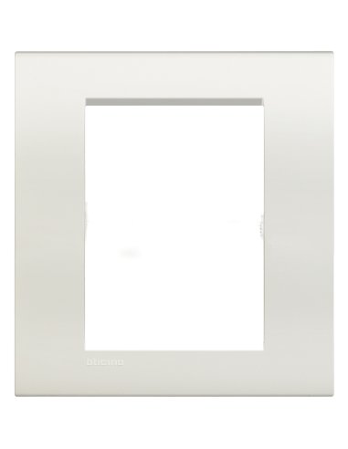 Placa embellecedora Livinglight de color Blanco - 3 + 3 módulos - A000951319 BTICINO LNA4826BI