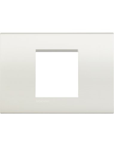 Placa embellecedora Livinglight de color Blanco - 2 módulos centrados - A001160986 BTICINO LNA4819BI